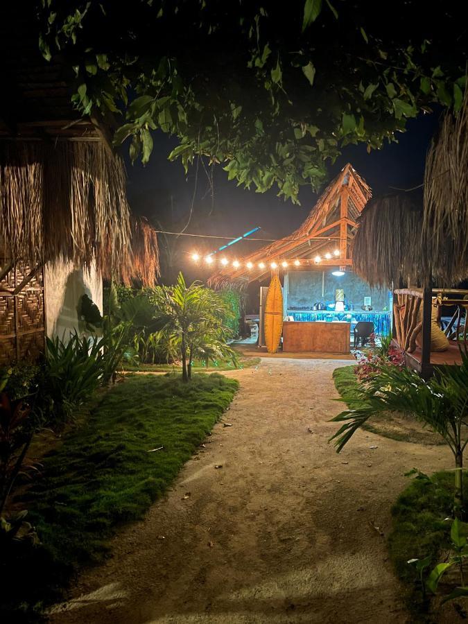 Siargao Tropic Hostel General Luna  Buitenkant foto
