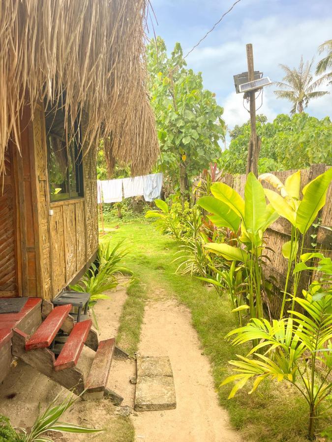 Siargao Tropic Hostel General Luna  Buitenkant foto