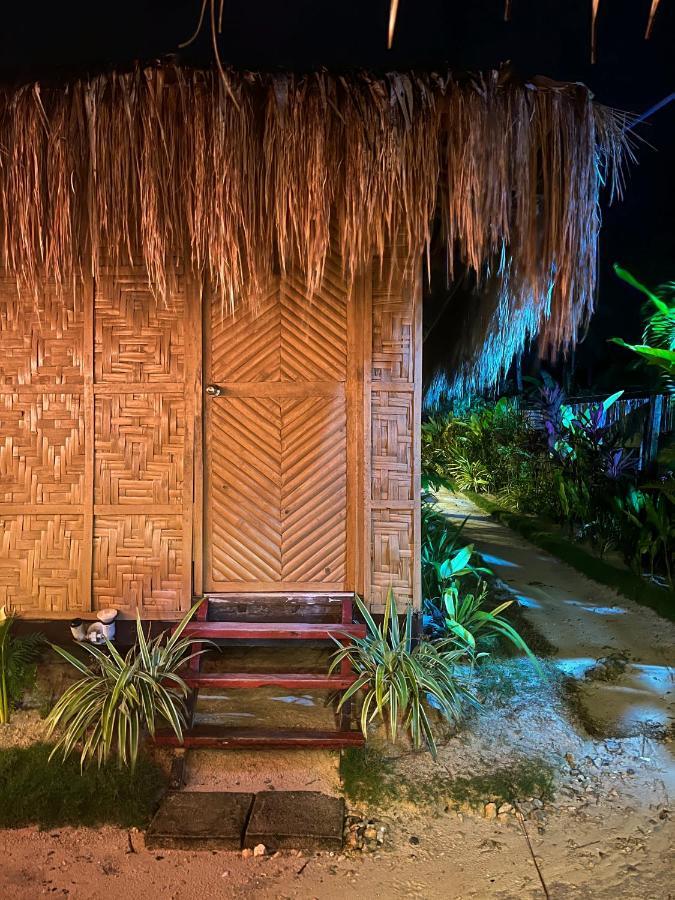 Siargao Tropic Hostel General Luna  Buitenkant foto