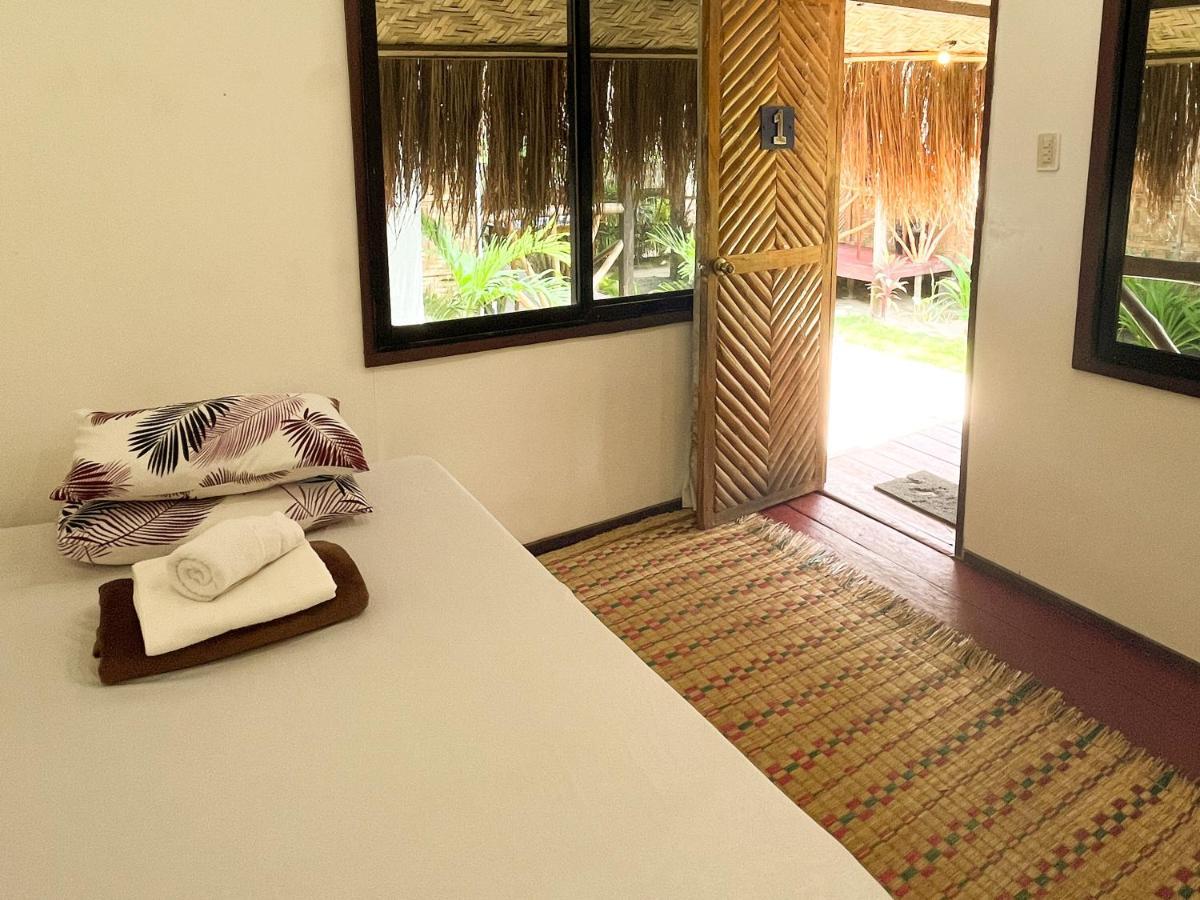 Siargao Tropic Hostel General Luna  Buitenkant foto